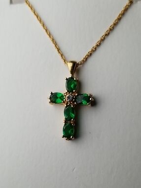 Vintage Avon Emerald Green Cross Necklace
